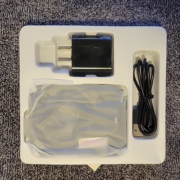 4 in 1 Wireless Charger - Picture 2 of 5